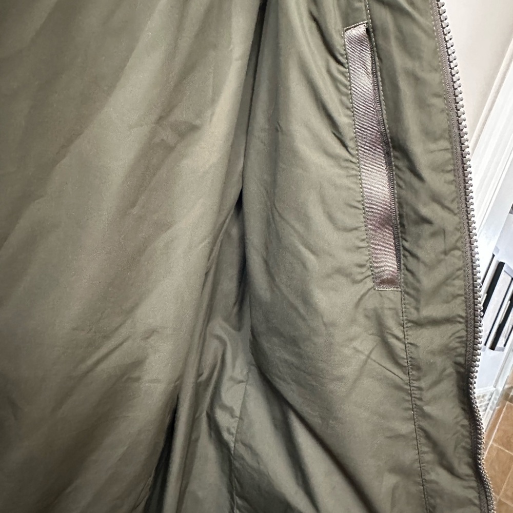 The North Face Olive Puffer Jacket - Picture 5 of 7
